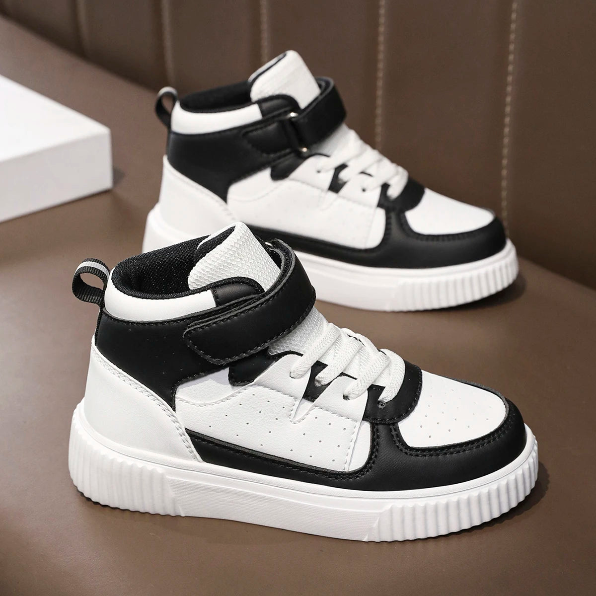 Black and White Color Outdoor All-Match Casual Sneakers