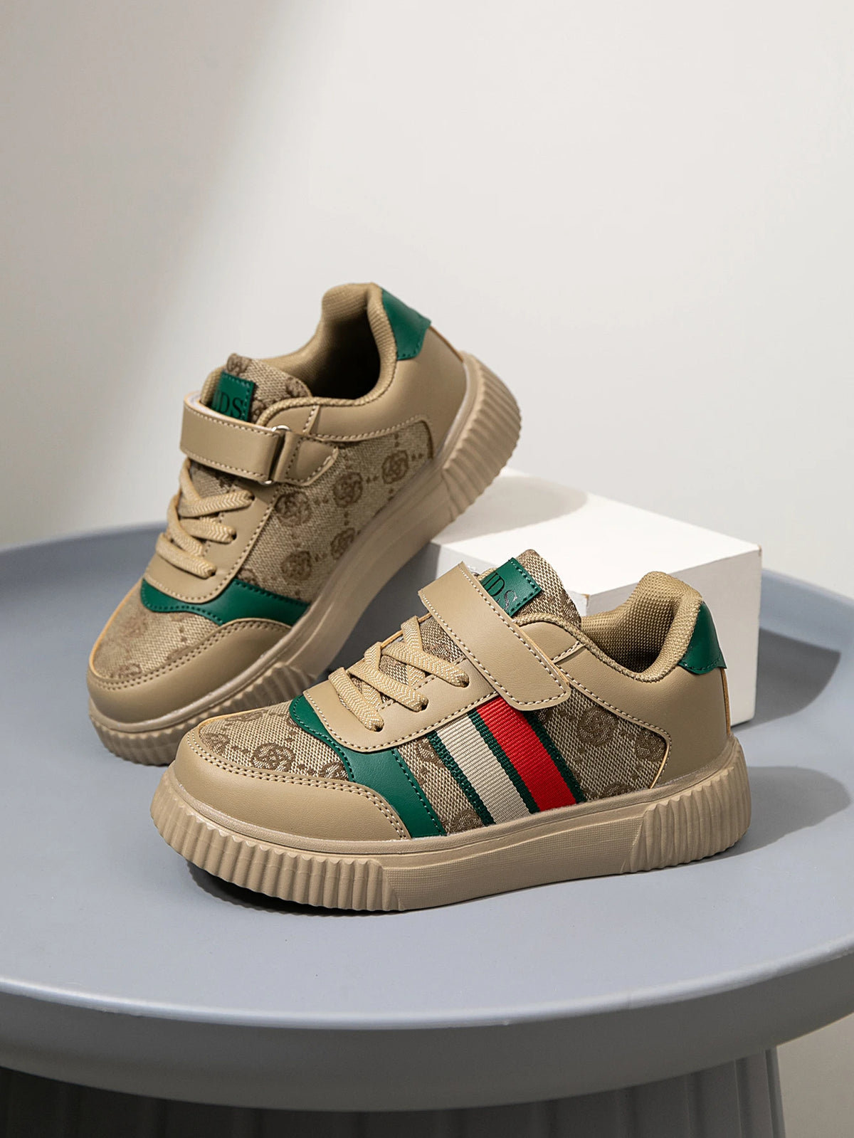 Low-Top Flats Sneakers for Boys and Girls