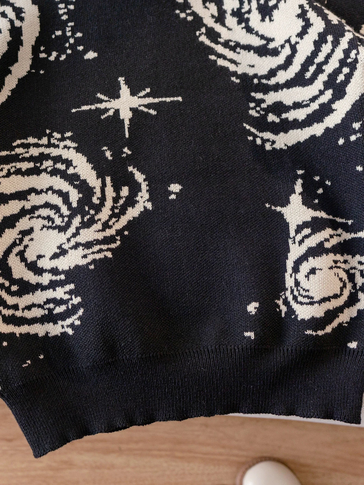 Boys' style vortex star pattern sweater