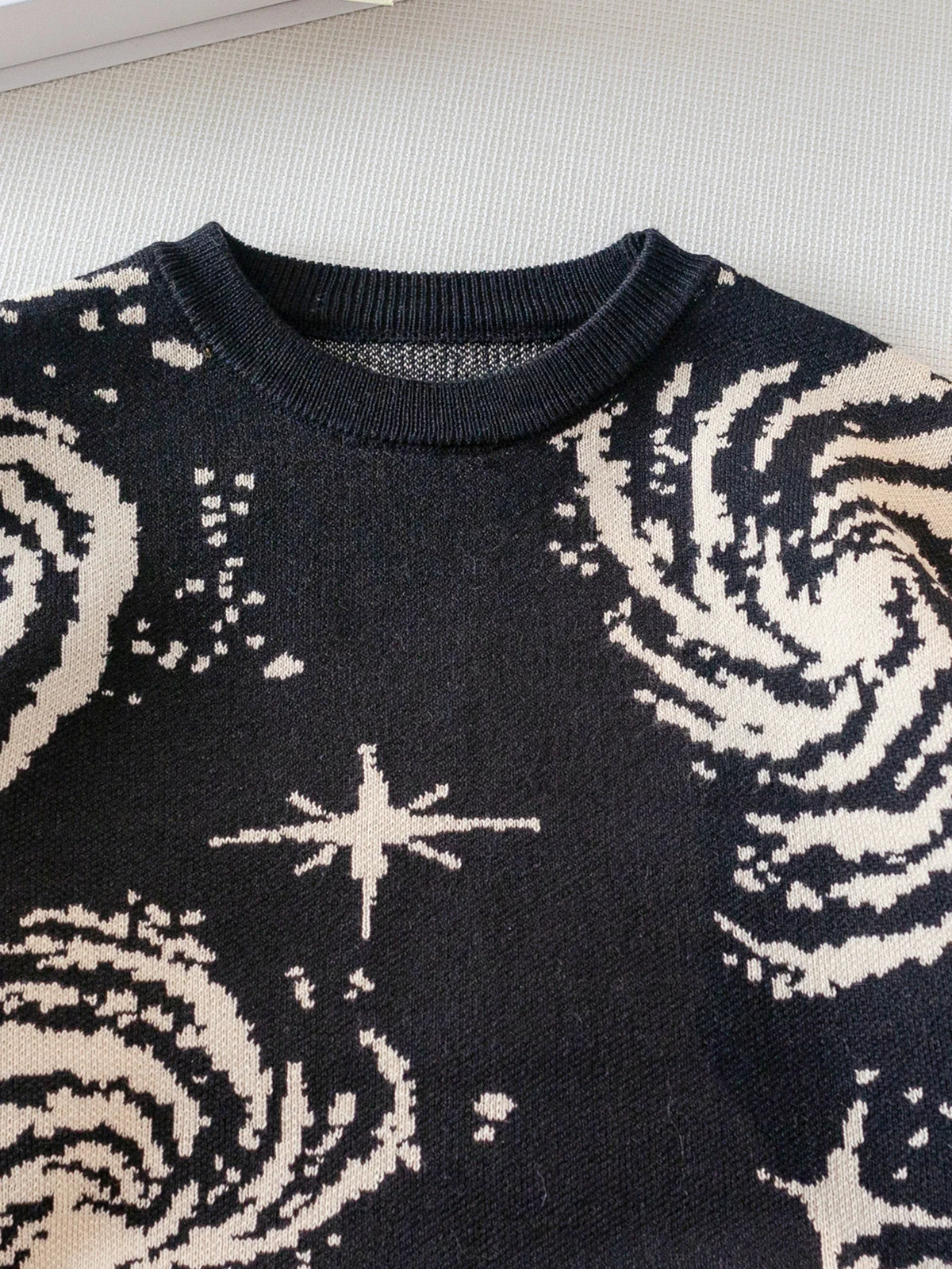 Boys' style vortex star pattern sweater