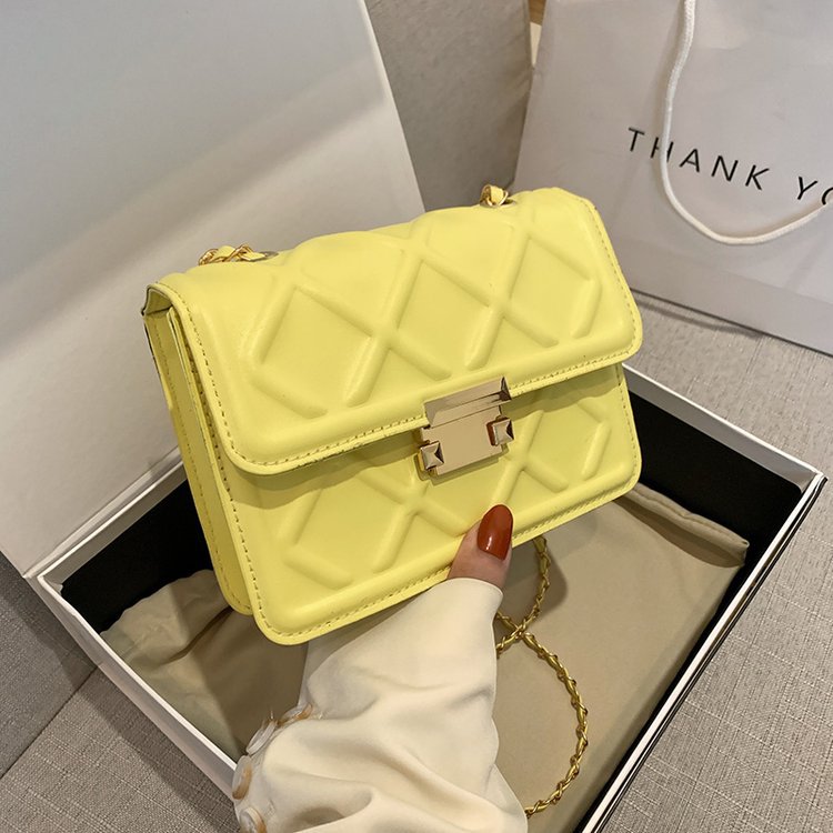 Ribbed Chain One-Shoulder  Bag